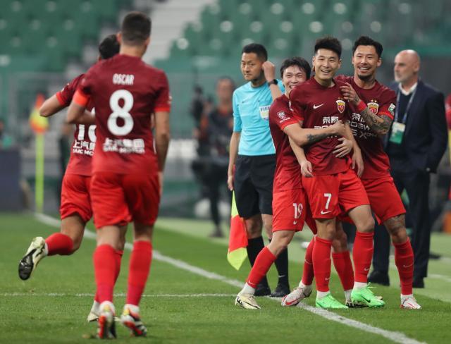 开云App-揭秘海港角球连线：赛前有设计 双核1个眼神的默契