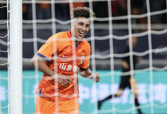 【中超】张佳祺99分钟头球绝杀 浙江2比1泰山取连胜