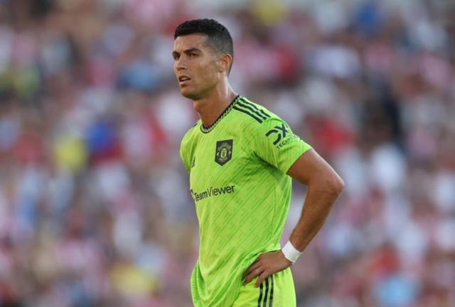 开云赛事-C罗被指毒化队内氛围，曼联考虑与他提前解约？